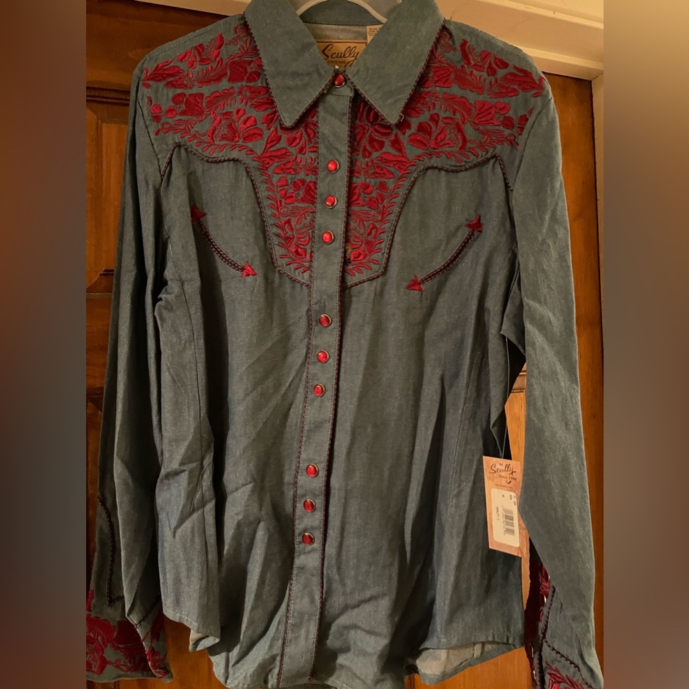 Scully Beautiful ladies embroidered cowgirl shirt size M